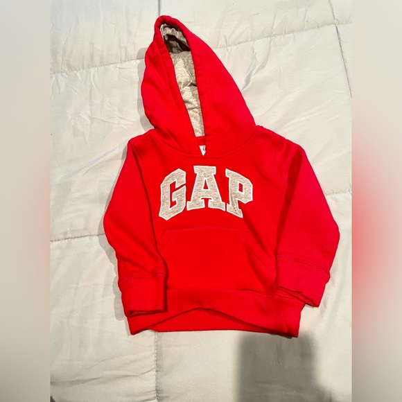 Red gap hoodie - Picture 1 of 3